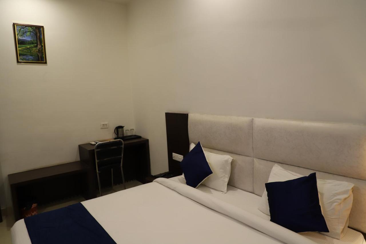 Hotel Dream Comfort Agra  Dış mekan fotoğraf